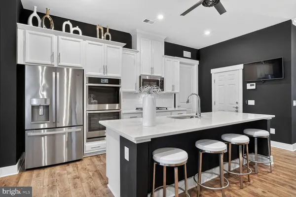 $755,000 | 25612 Preston Park Terrace, Chantilly, VA 20152