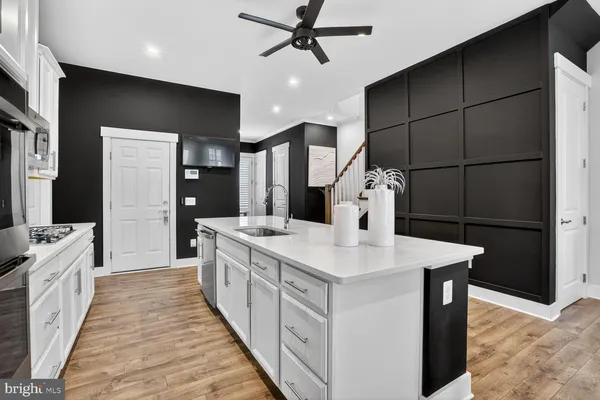 $755,000 | 25612 Preston Park Terrace, Chantilly, VA 20152