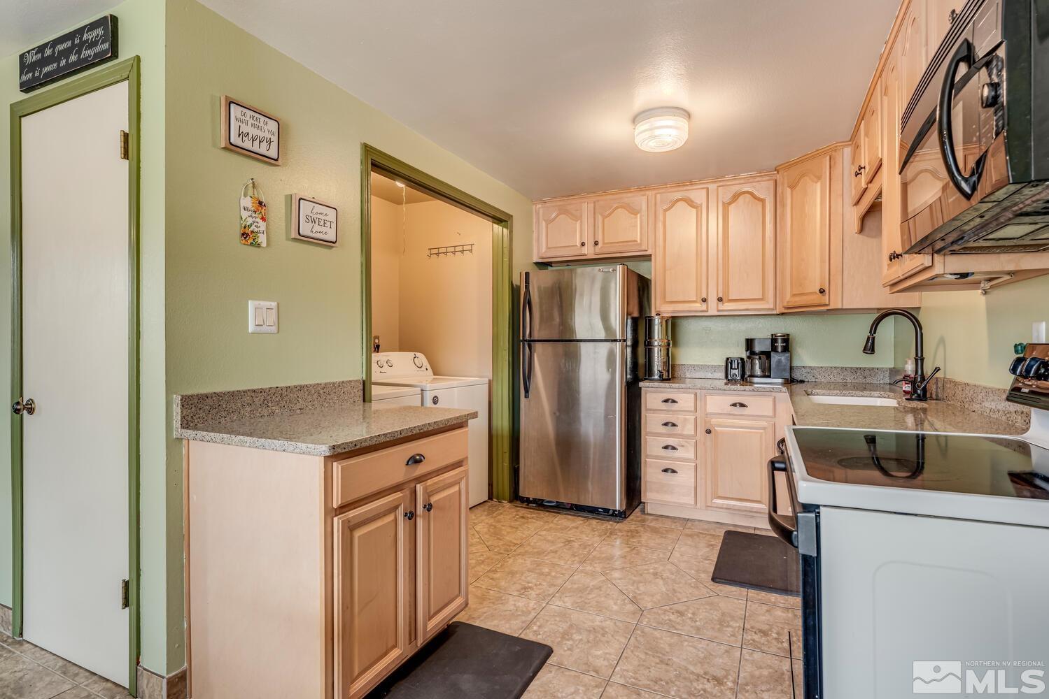 605 Wiggins Court Reno, NV 89506 - Photo 11 of 40 Photo 11
