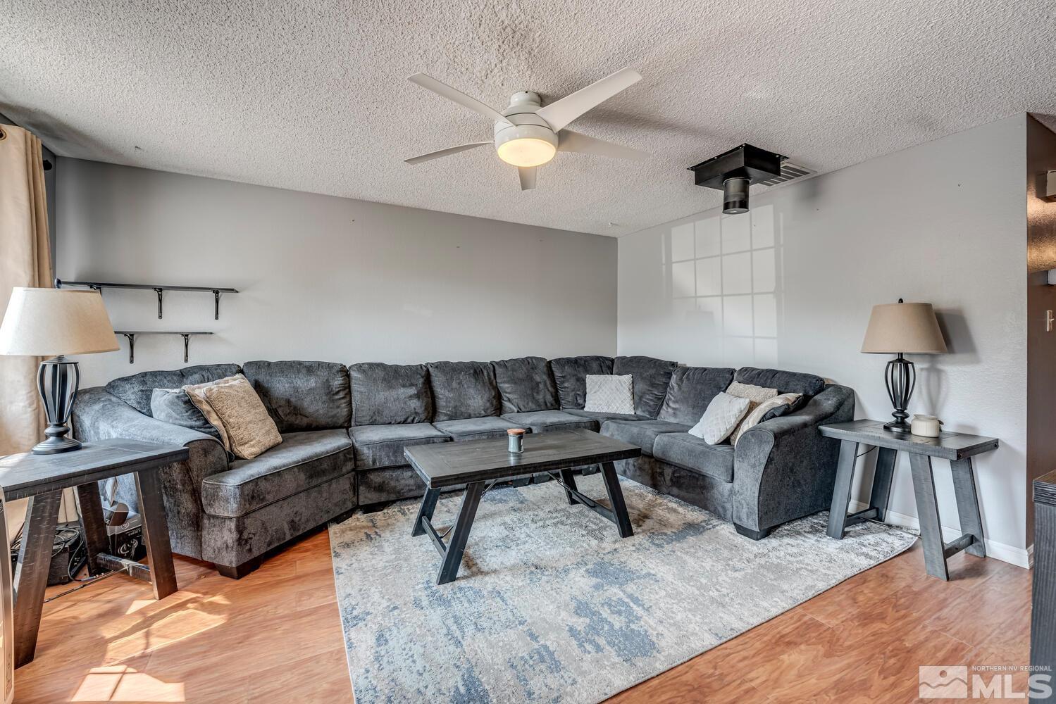 605 Wiggins Court Reno, NV 89506 - Photo 5 of 40 Photo 5