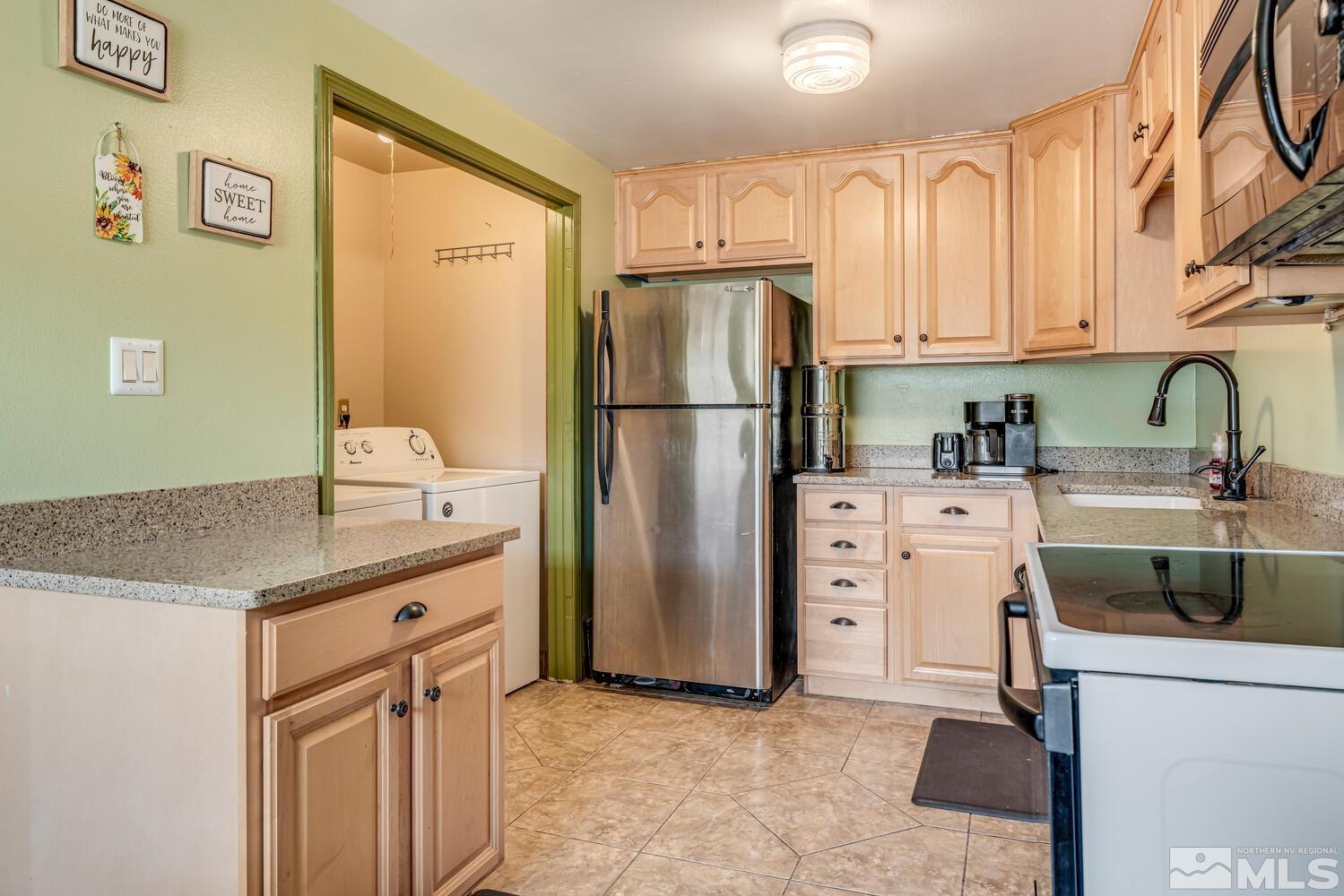 605 Wiggins Court Reno, NV 89506 - Photo 10 of 40 Photo 10