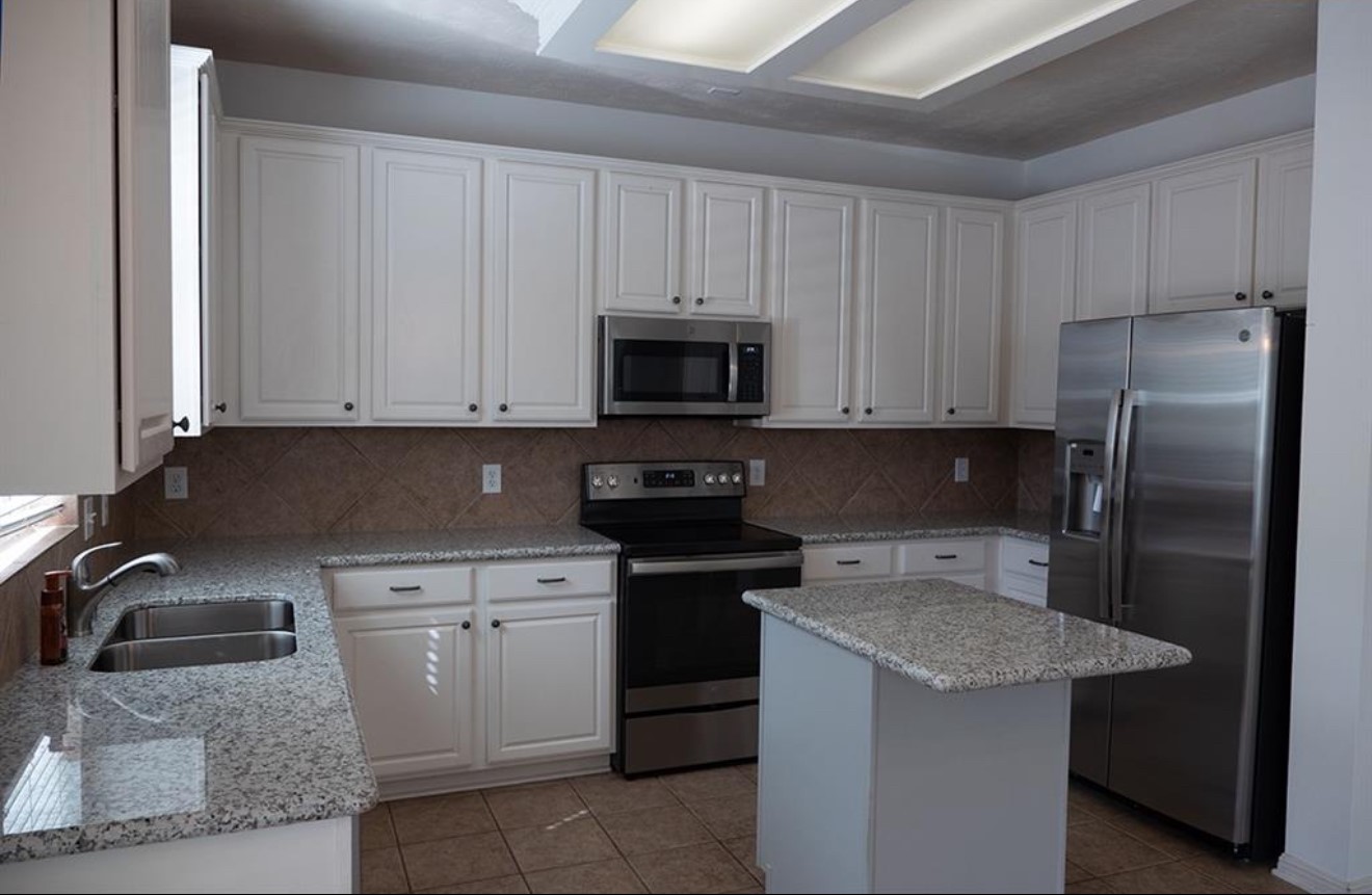 102 North Queenscliff Circle Spring, TX 77382 - Photo 4 of 11