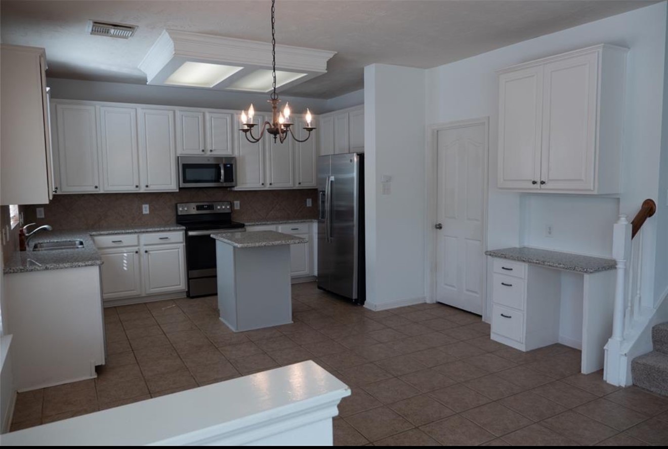 102 North Queenscliff Circle Spring, TX 77382 - Photo 5 of 11