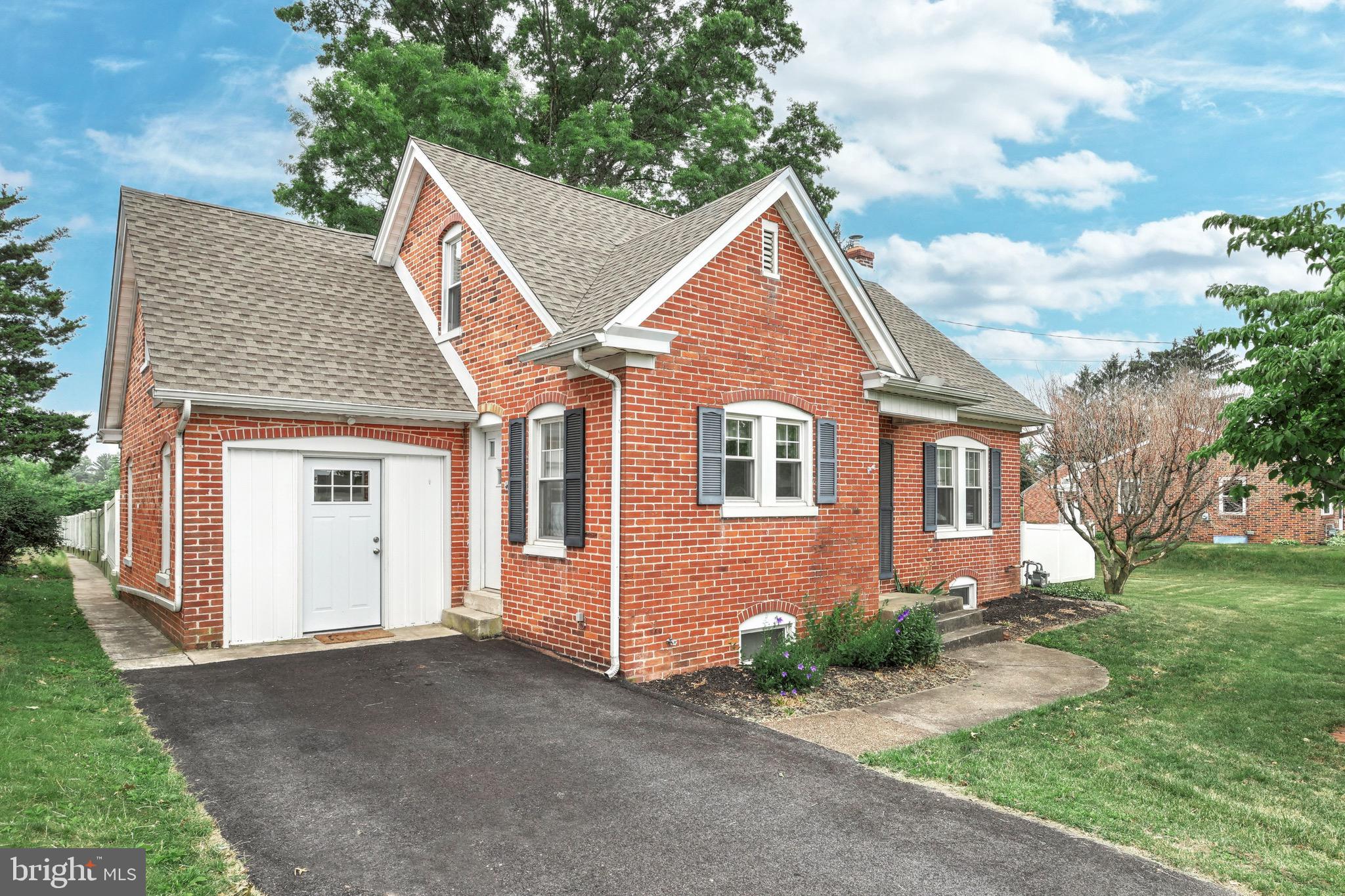 4890 Carlisle Road Dover, PA 17315 - Photo 3 of 38 Gallery Image 3