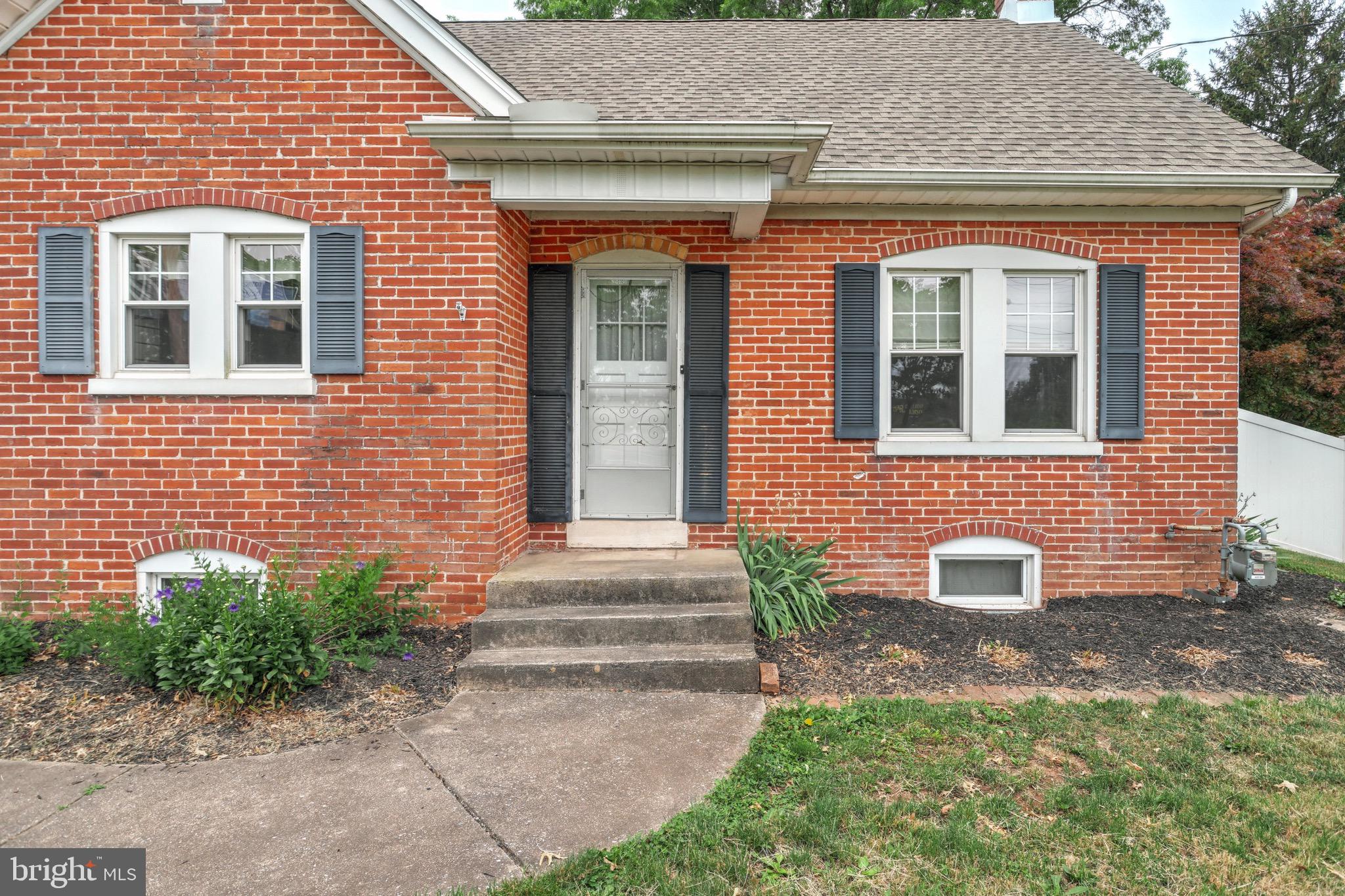 4890 Carlisle Road Dover, PA 17315 - Photo 4 of 38 Gallery Image 4