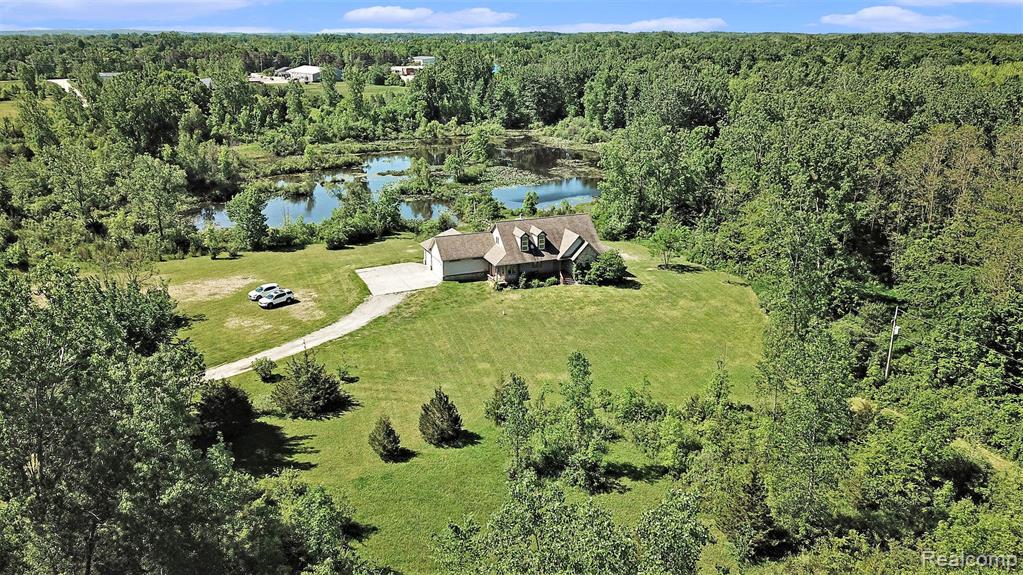 2049 West Ray Road Fenton, MI 48430 - Photo 4 of 23
