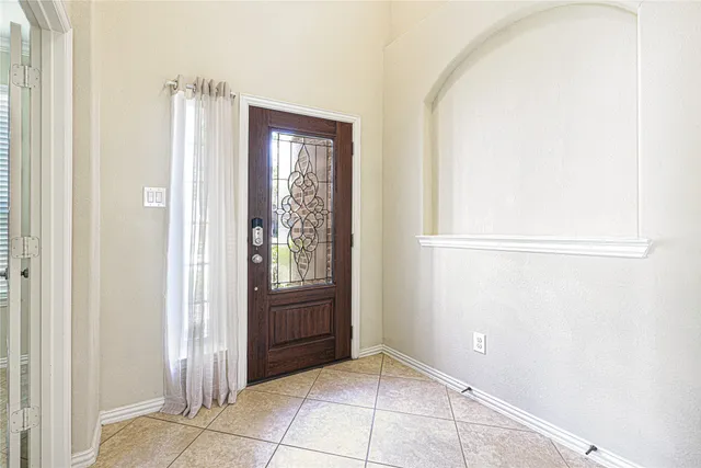 a view of entryway with front door