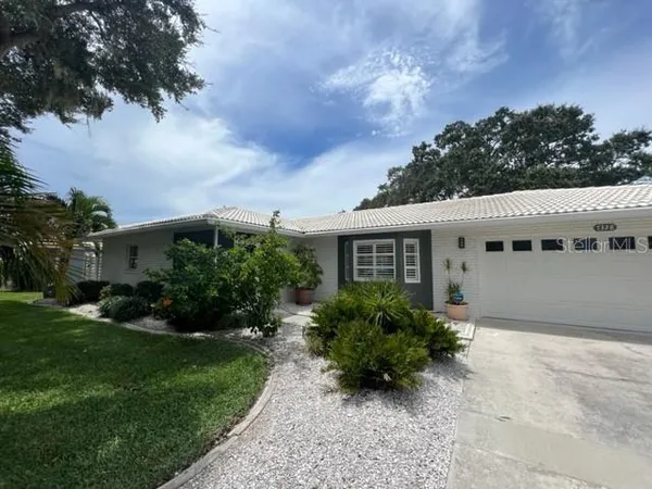 $2,995 | 7328 Curtiss Avenue, Sarasota, FL 34231