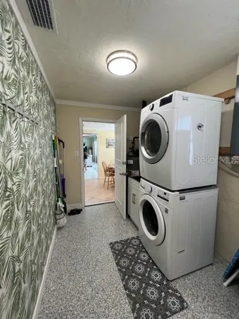 $2,995 | 7328 Curtiss Avenue, Sarasota, FL 34231