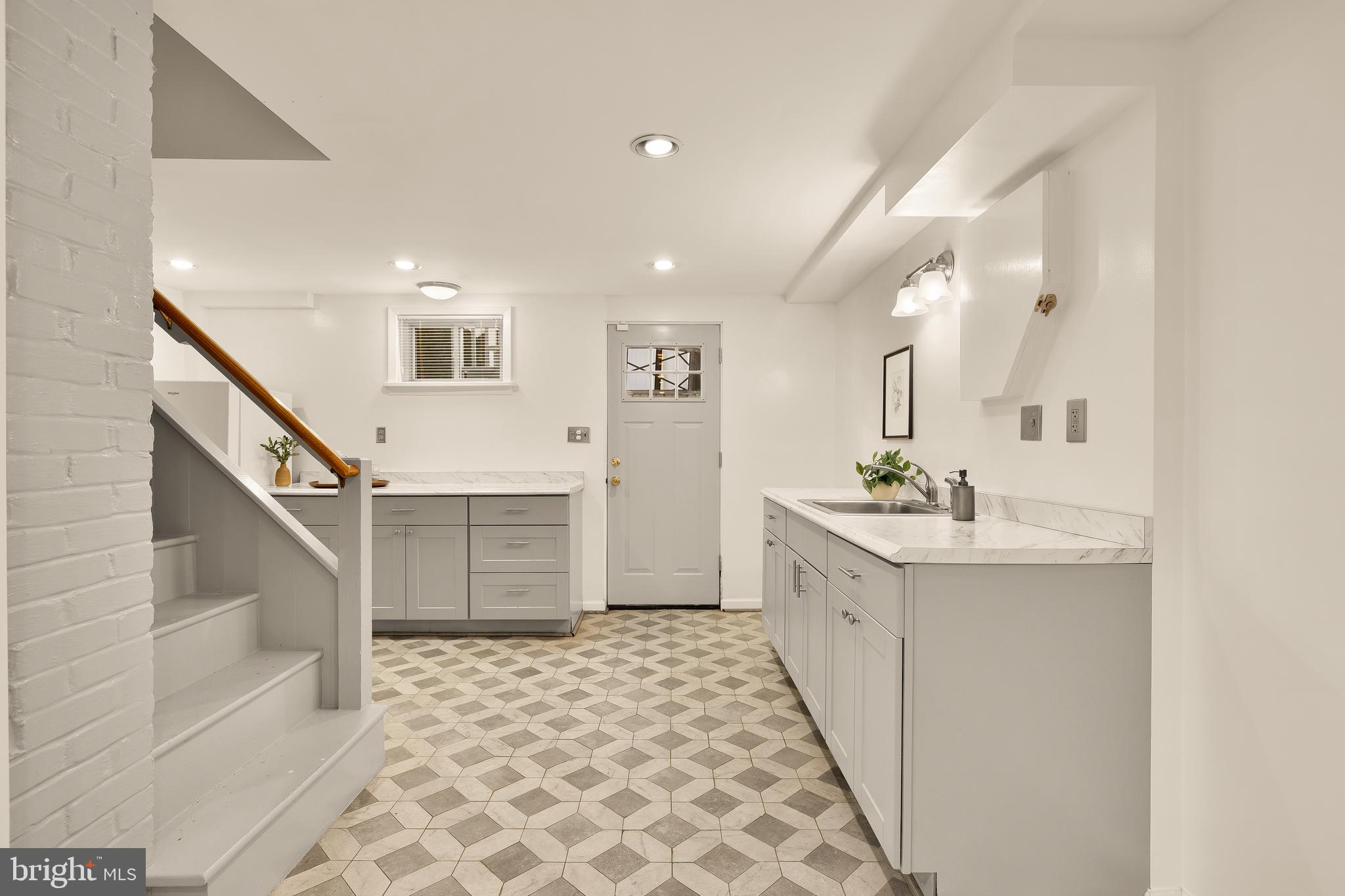 4717 Edgefield Road Bethesda, MD 20814 - Photo 24 of 32