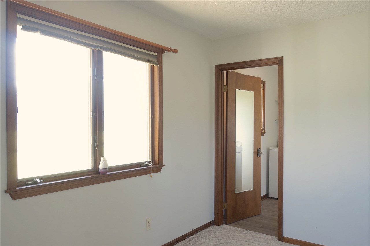8636 East River Road Mount Pleasant, MI 48858 - Photo 17 of 44 1837656-16.JPG