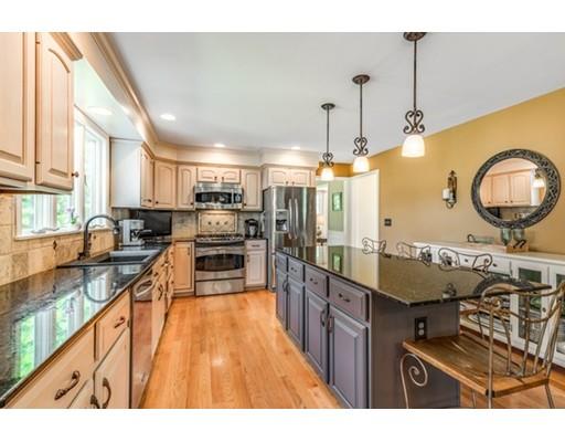 7 Redcoat Road Bedford, MA 01730 - Photo 4 of 42 Gallery Image 4