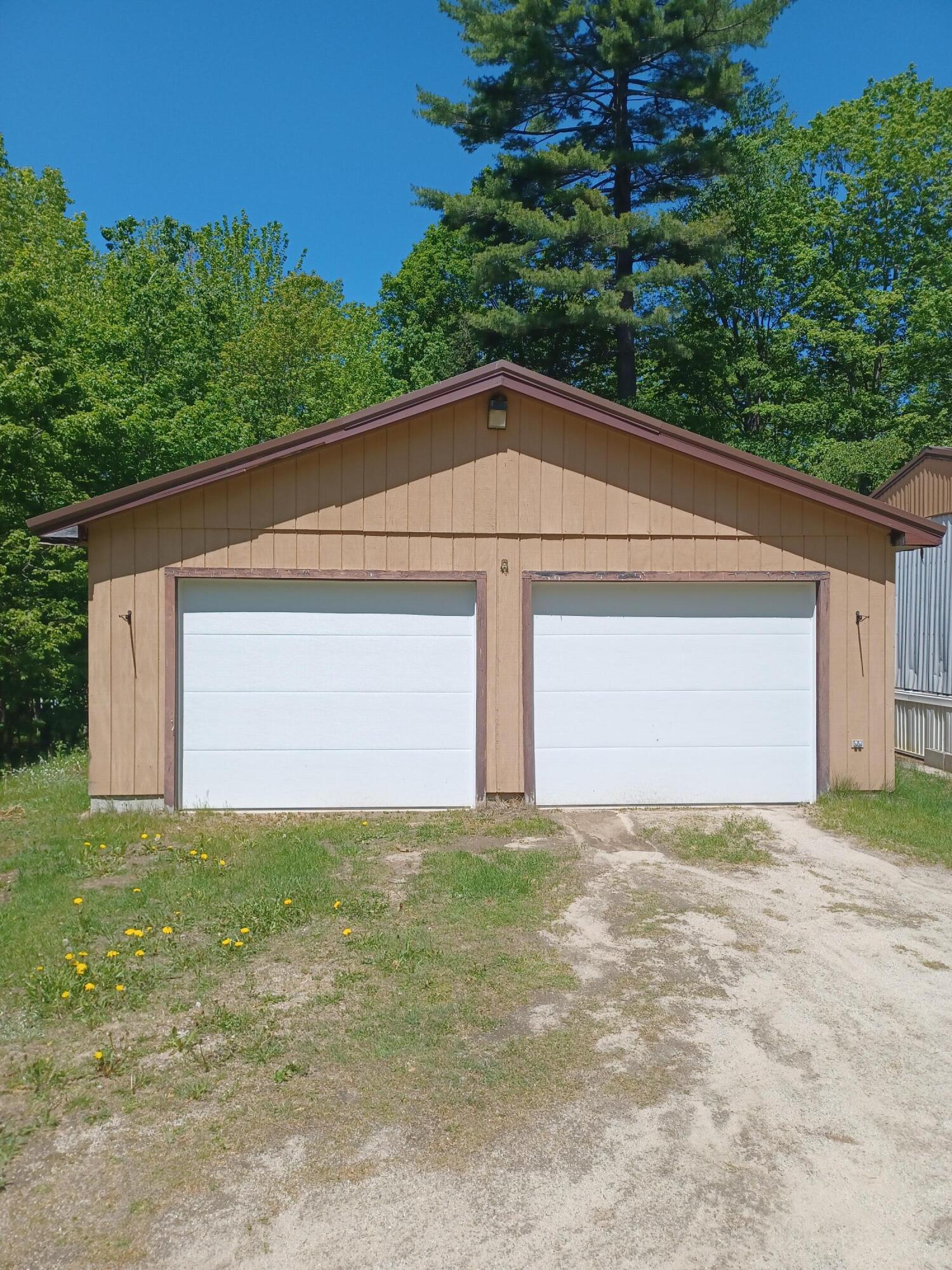 6 Paine Road Oxford, ME 04270 - Photo 15 of 18 Paine Rd Exterior Garage