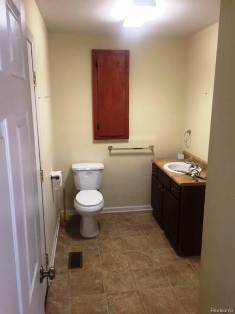 4880 Davis Road St. Clair, MI 48079 - Photo 9 of 10 Bath.JPG