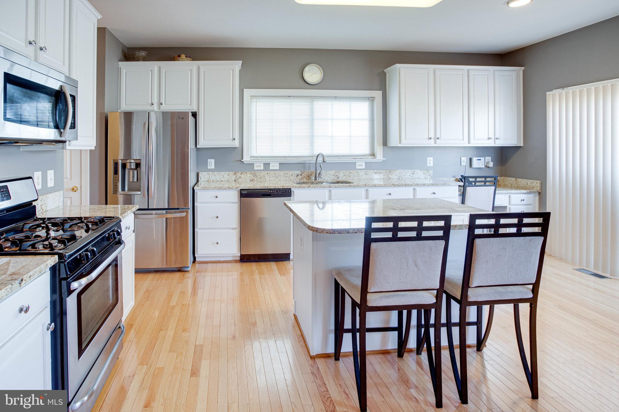 4156 Agency Loop Triangle, VA 22172 - Photo 15 of 39 Kitchen (Main Level)