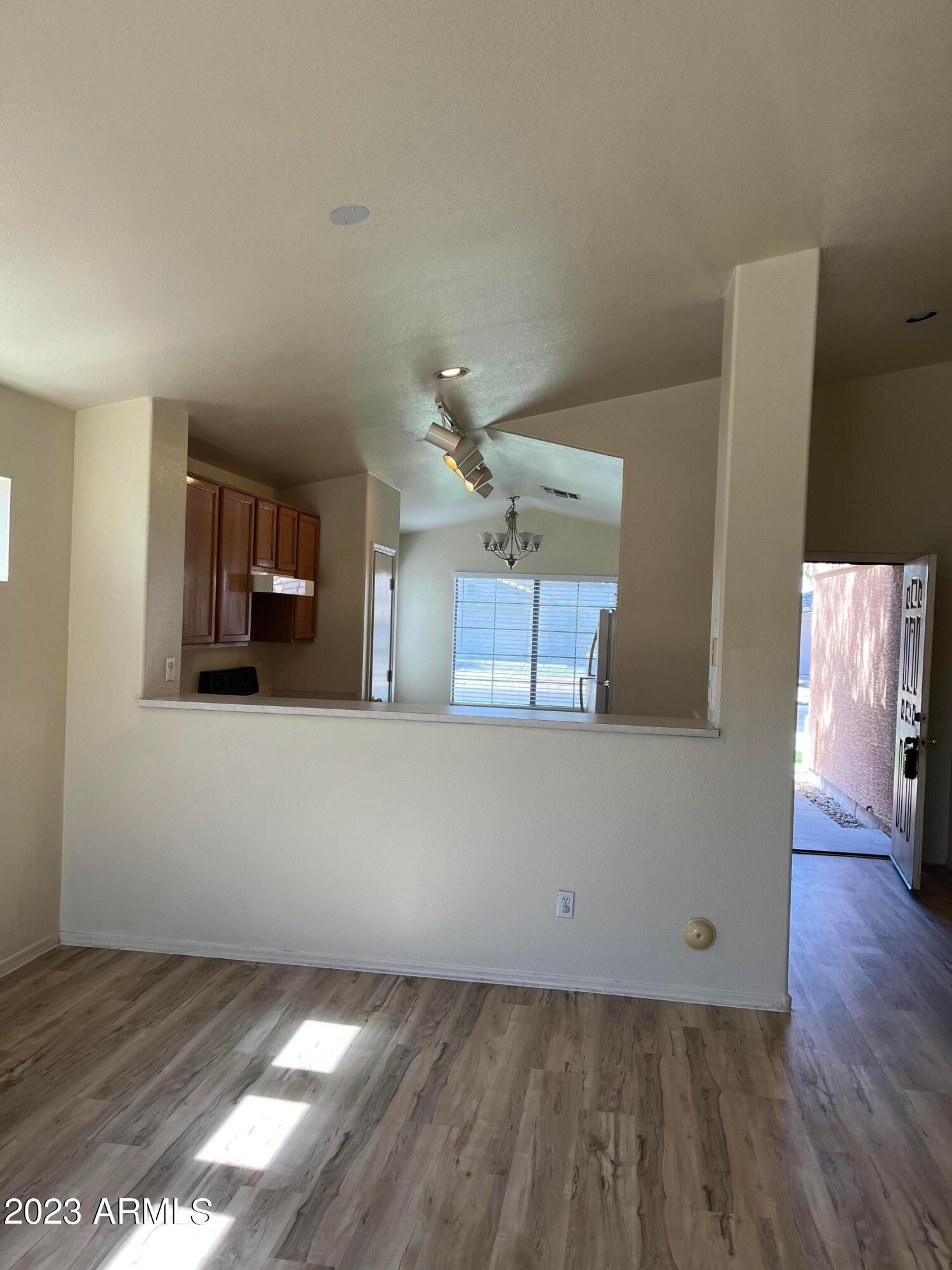 1744 East Robin Lane Gilbert, AZ 85296 - Photo 4 of 17