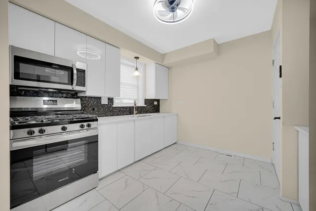 $245,000 | 10558 South Prairie Avenue, Chicago, IL 60628