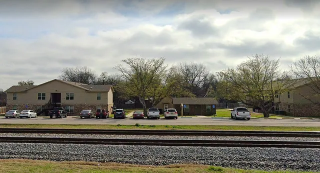 $720 | 101 Pecan Street, Grandview, TX 76050