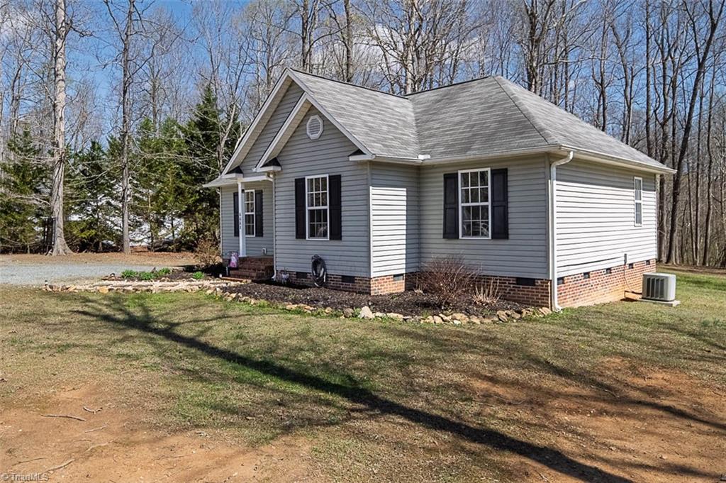 6668 Beaver Ridge Court Snow Camp, NC 27349 - Photo 5 of 38