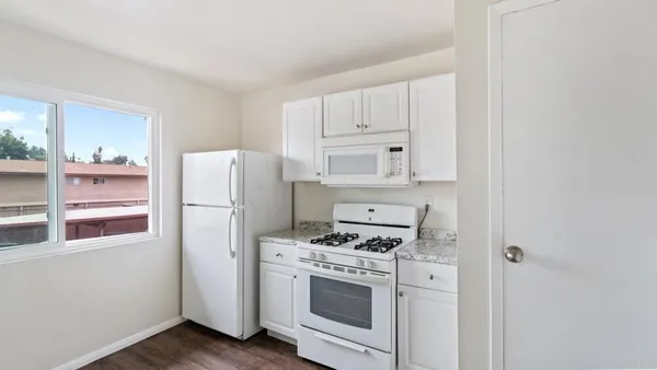 $300,000 | 9379 Winter Gdns Boulevard, Unit 10, Lakeside, CA 92040