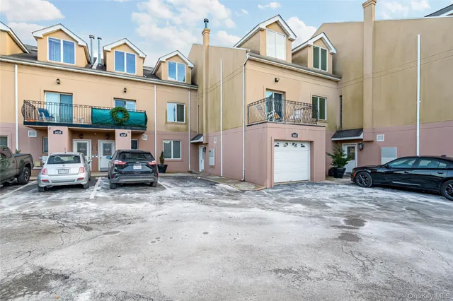 $3,800 | 1432 Outlook Avenue, Unit 2 | Spencer Estates