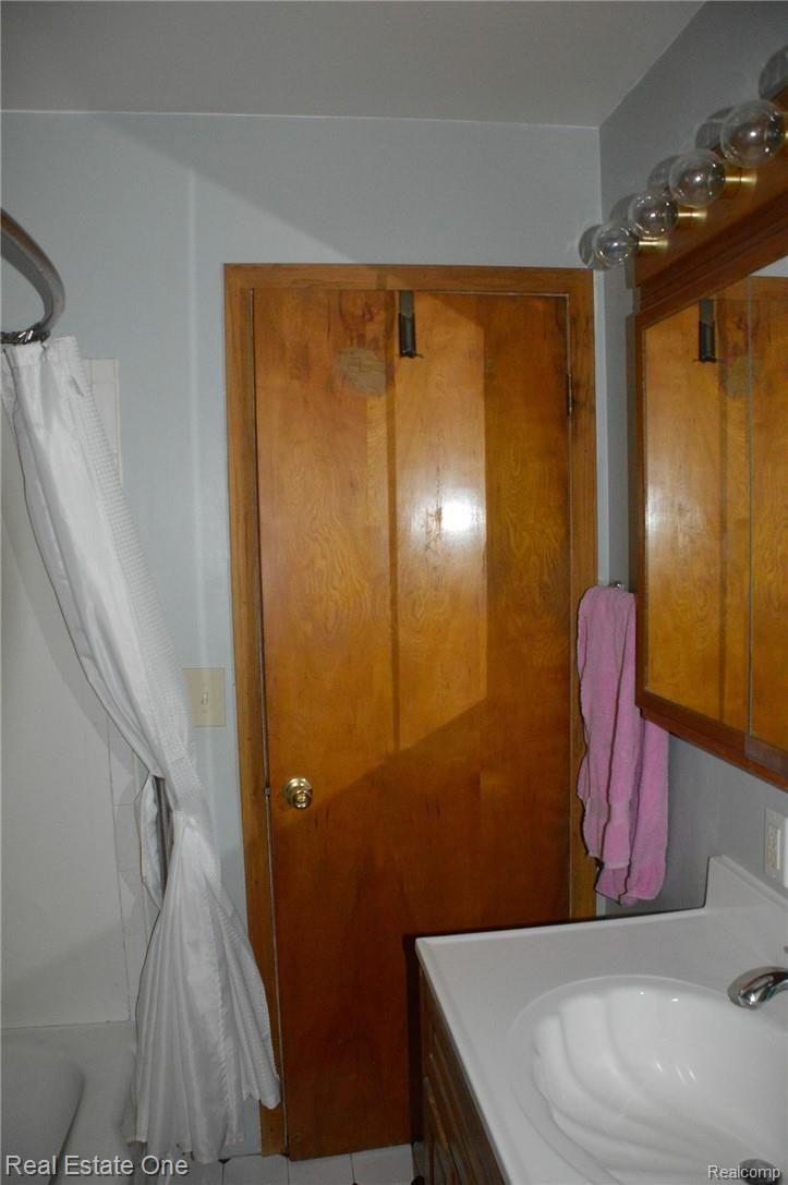 6600 Mayfair Road Utica, MI 48317 - Photo 17 of 47 11.jpg