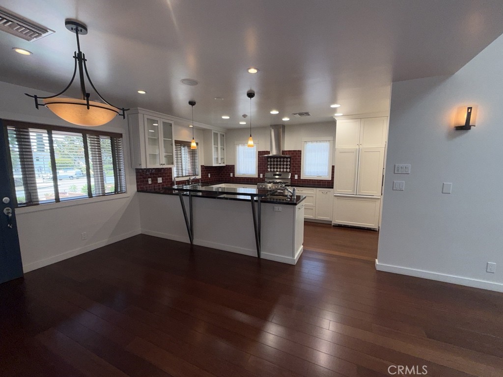 2746 North Kenneth Road Burbank, CA 91504 - Photo 9 of 29