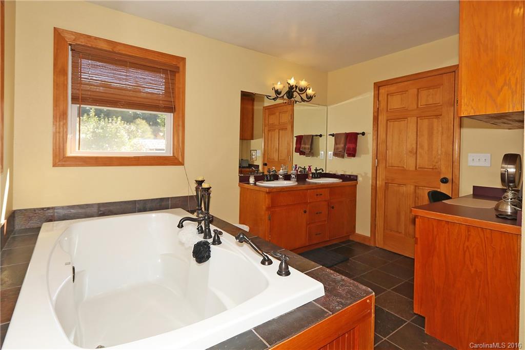 544 Orion Davis Road Waynesville, NC 28786 - Photo 14 of 21 Gallery Image 14