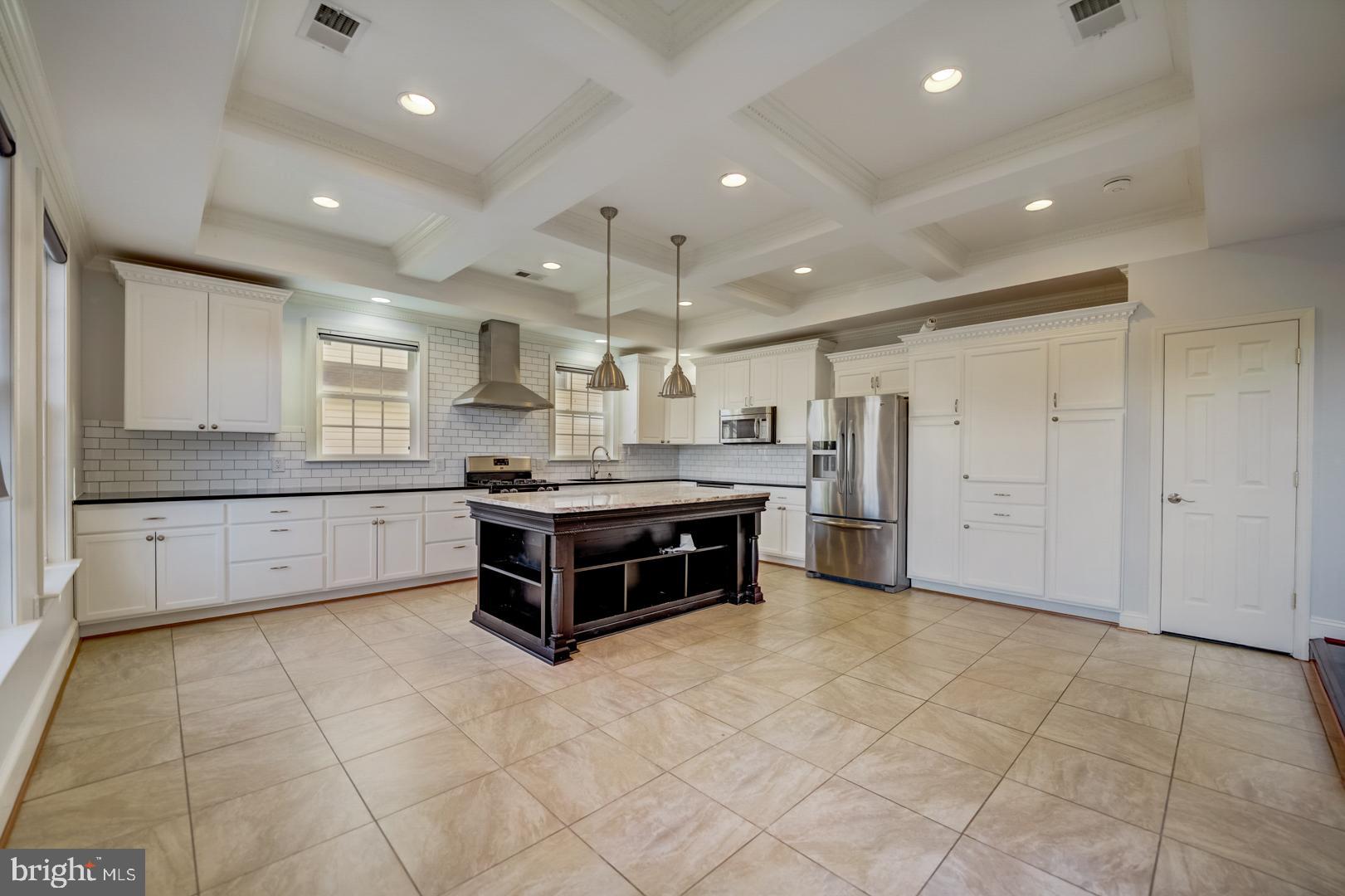 6093 Deer Ridge Trail Springfield, VA 22150 - Photo 2 of 35