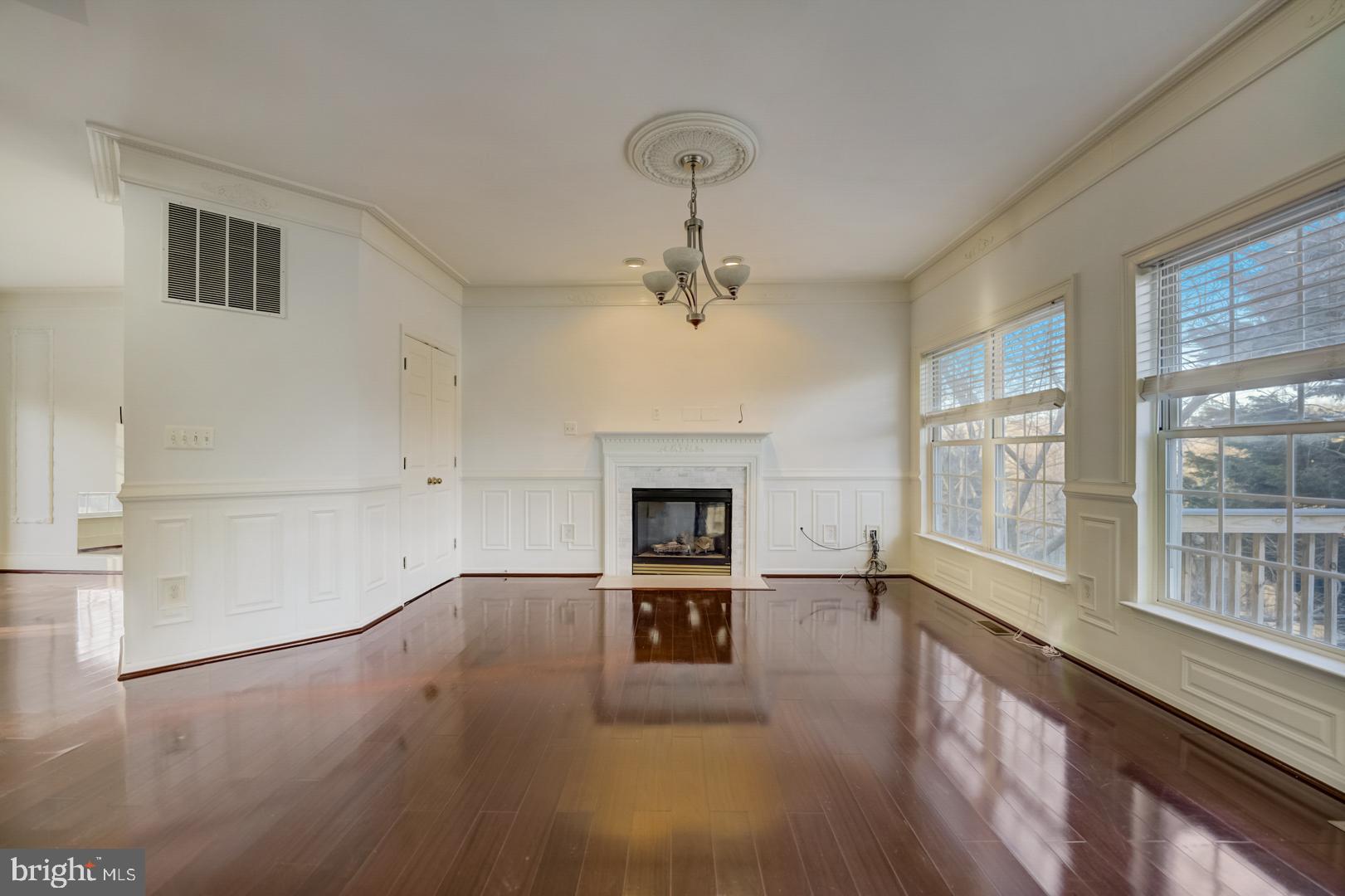 6093 Deer Ridge Trail Springfield, VA 22150 - Photo 3 of 35