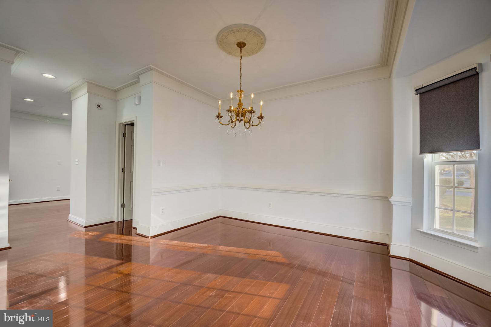 6093 Deer Ridge Trail Springfield, VA 22150 - Photo 7 of 35