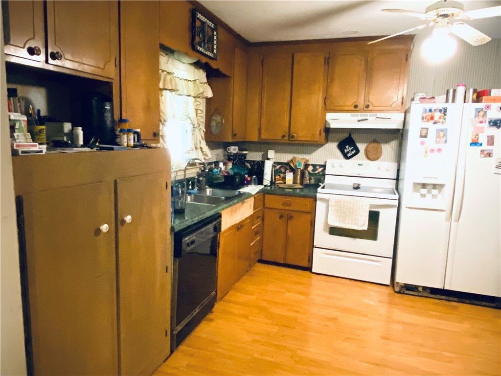 306 Lakecrest Road Anderson, SC 29625 - Photo 9 of 20 Kitchen