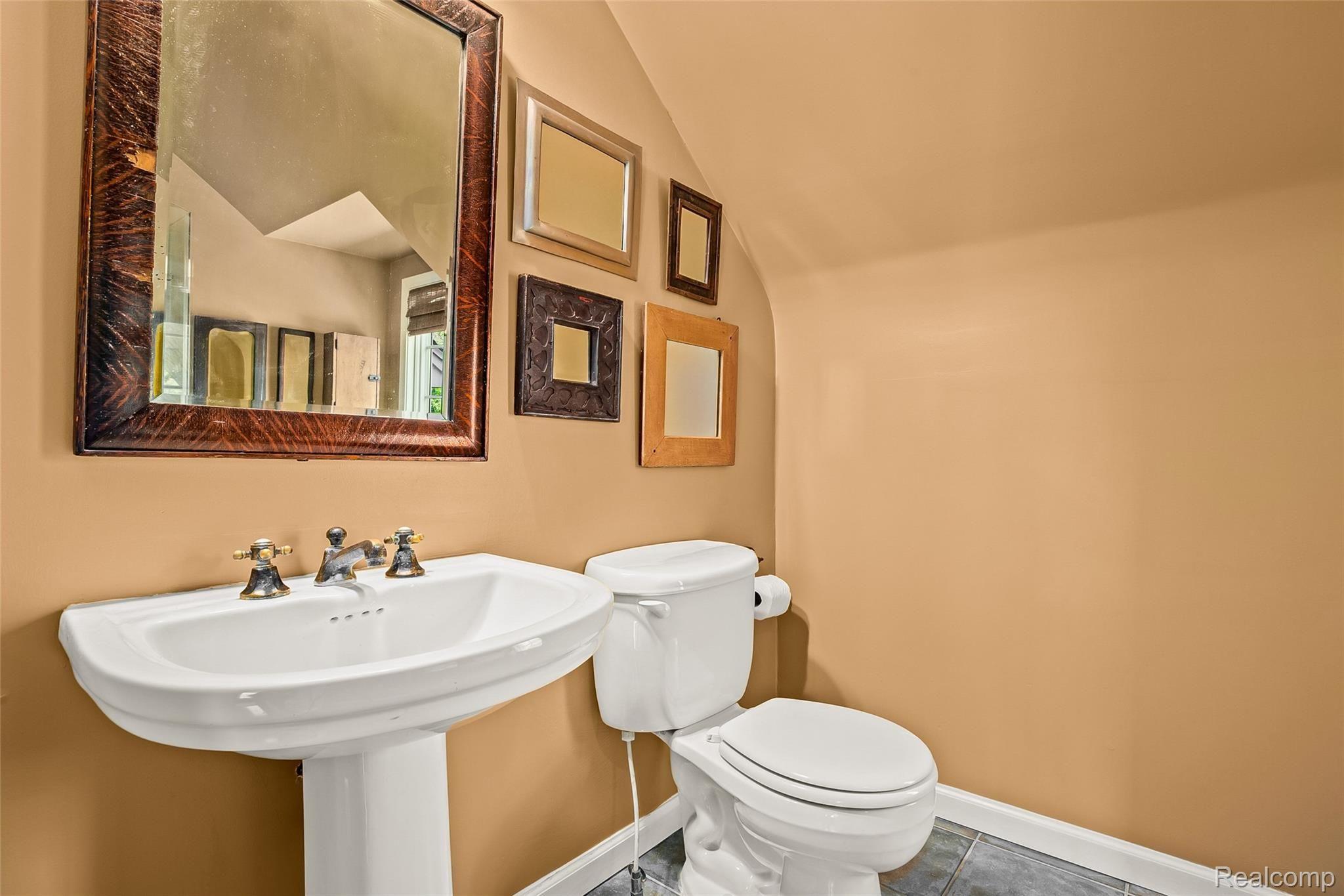 6857 Napier Road Plymouth, MI 48170 - Photo 30 of 53 30.MasterBathroom