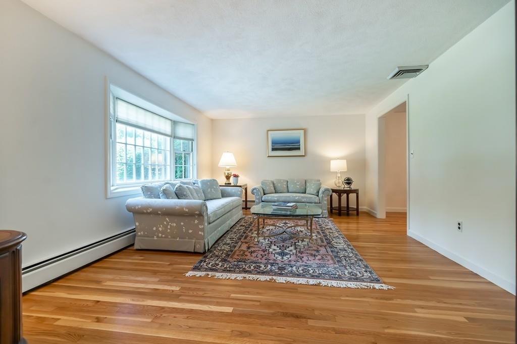 26 Hemlock Road Andover, MA 01810 - Photo 5 of 38 Gallery Image 5