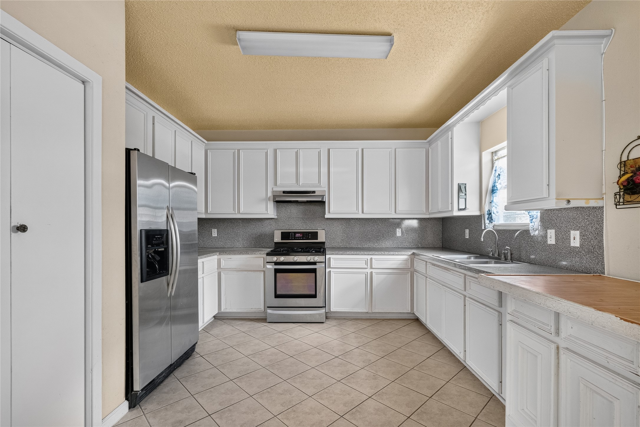 3427 Federal Road Pasadena, TX 77504 - Photo 7 of 47 Kitchen