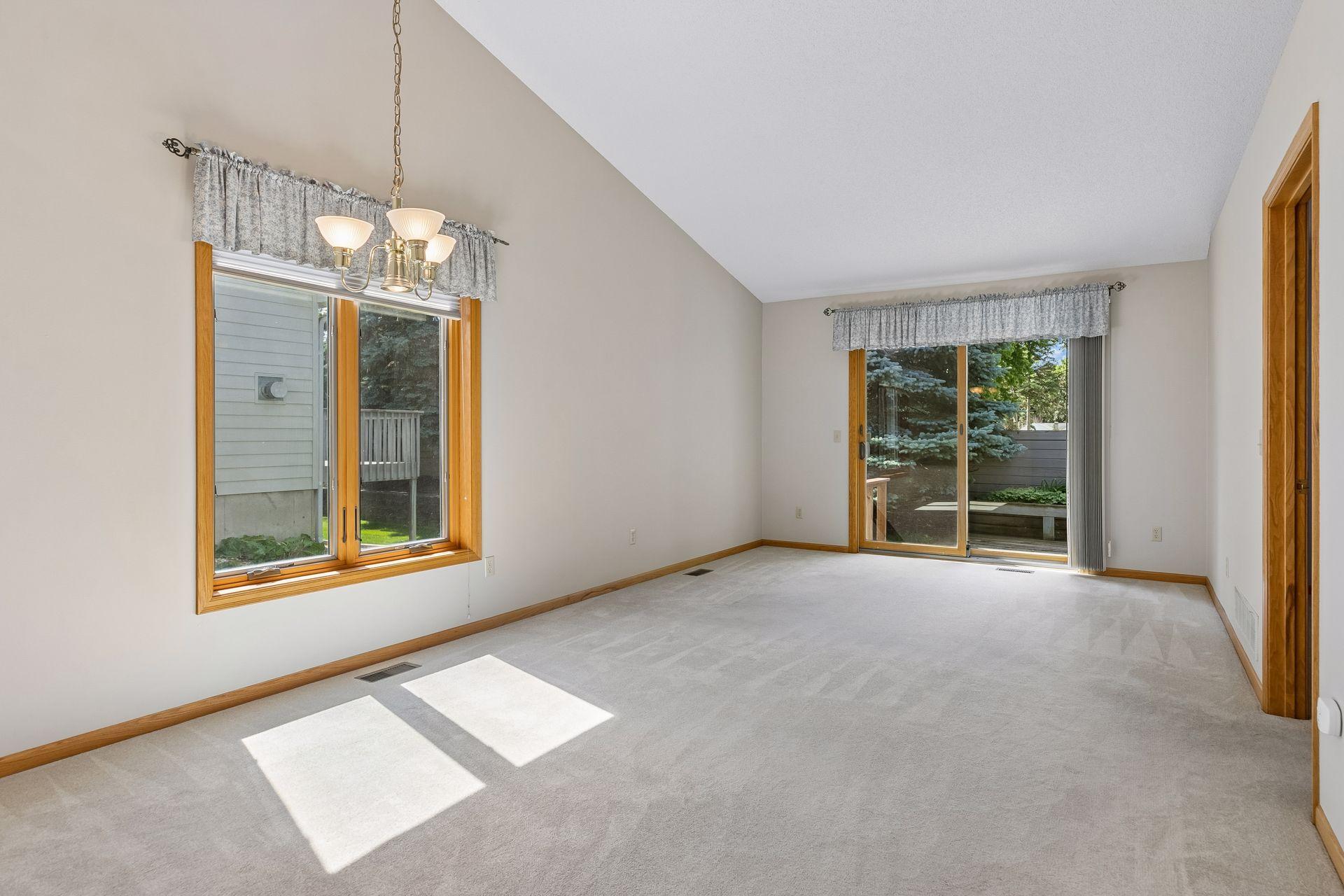 710 Emerald Ridge Roseville, MN 55113 - Photo 21 of 47