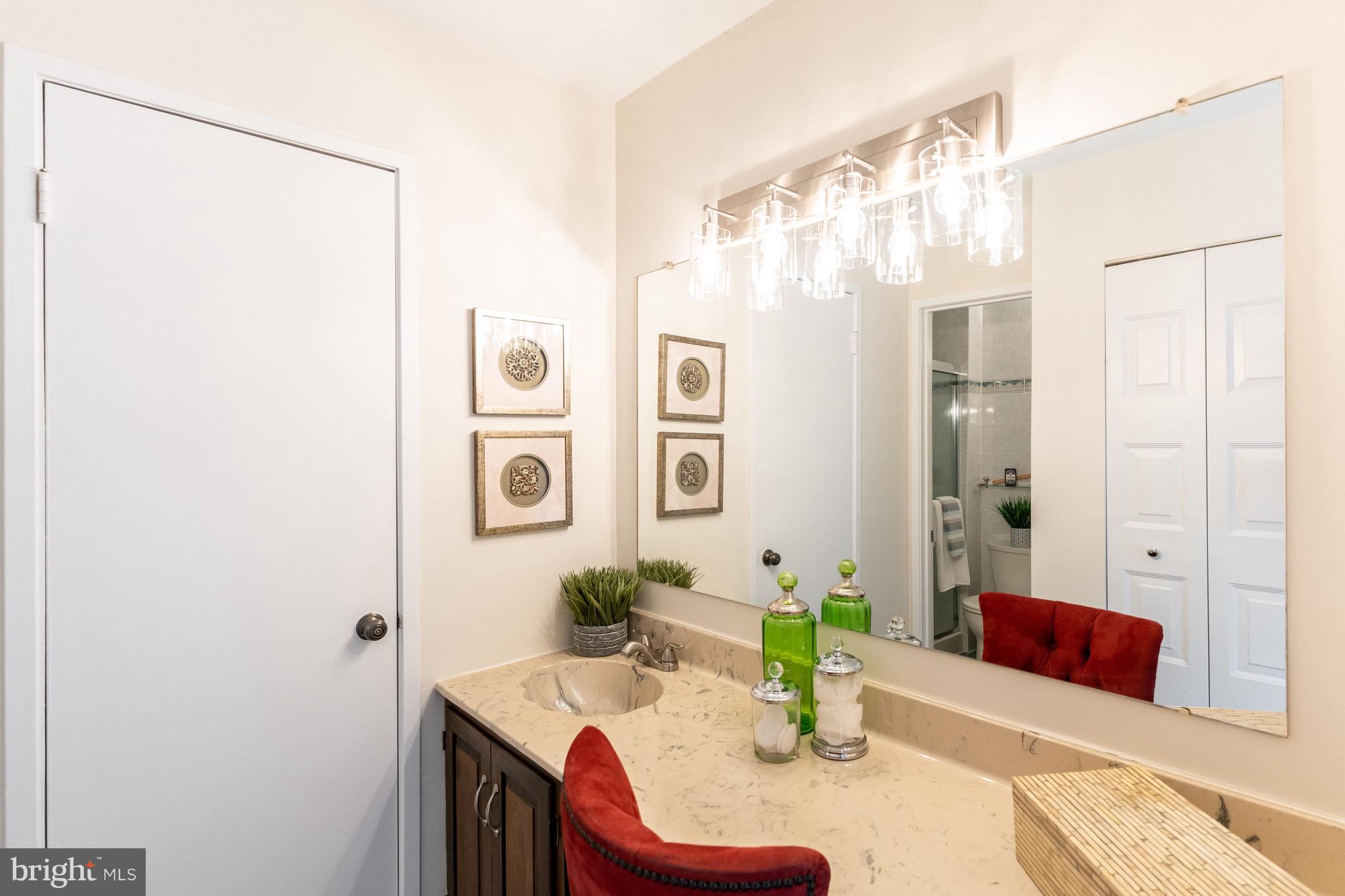 8155 Inverness Ridge Road Potomac, MD 20854 - Photo 14 of 22 Primary Vanity Area