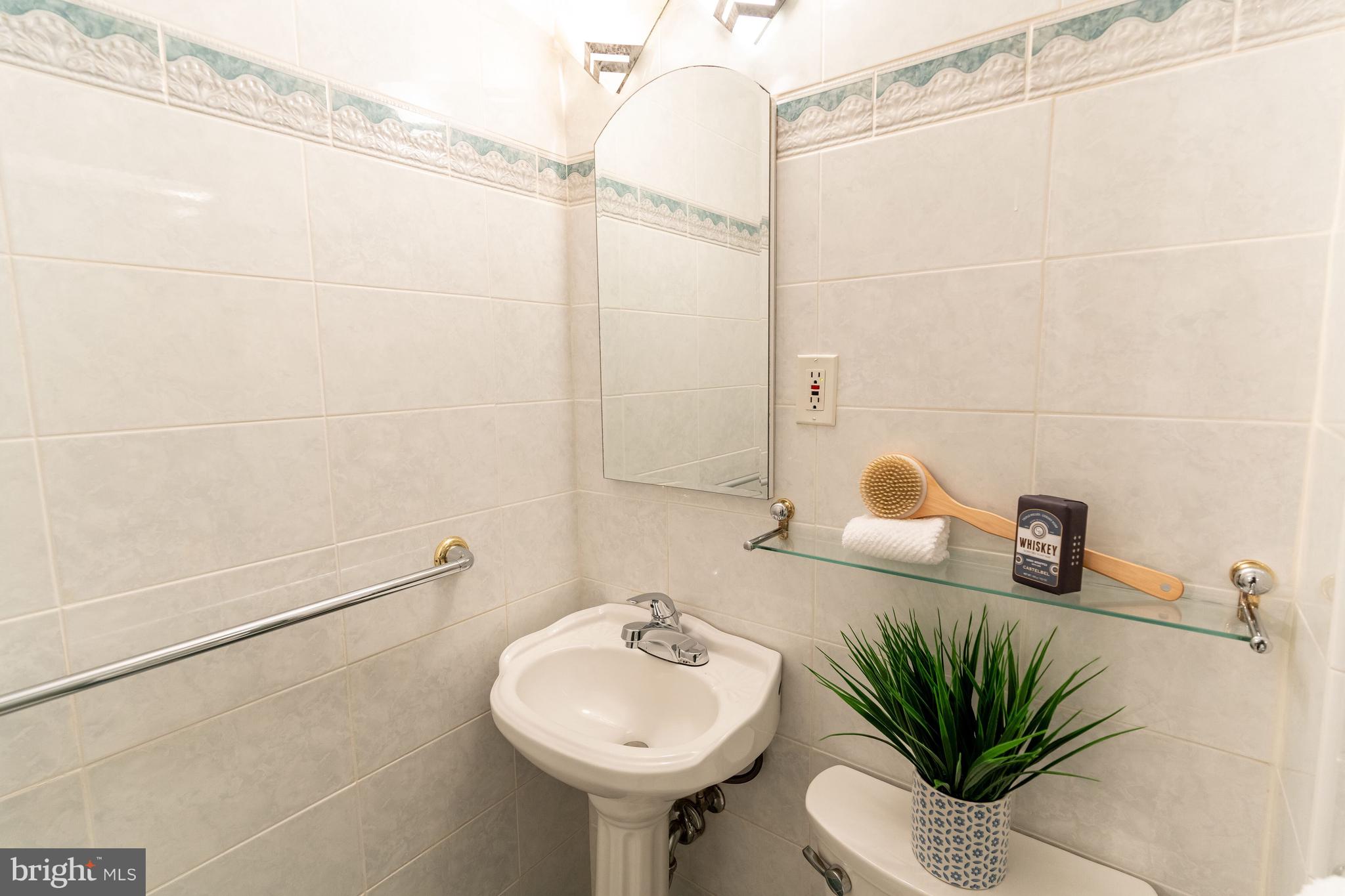 8155 Inverness Ridge Road Potomac, MD 20854 - Photo 15 of 22 Primary Bath with Separate Shower