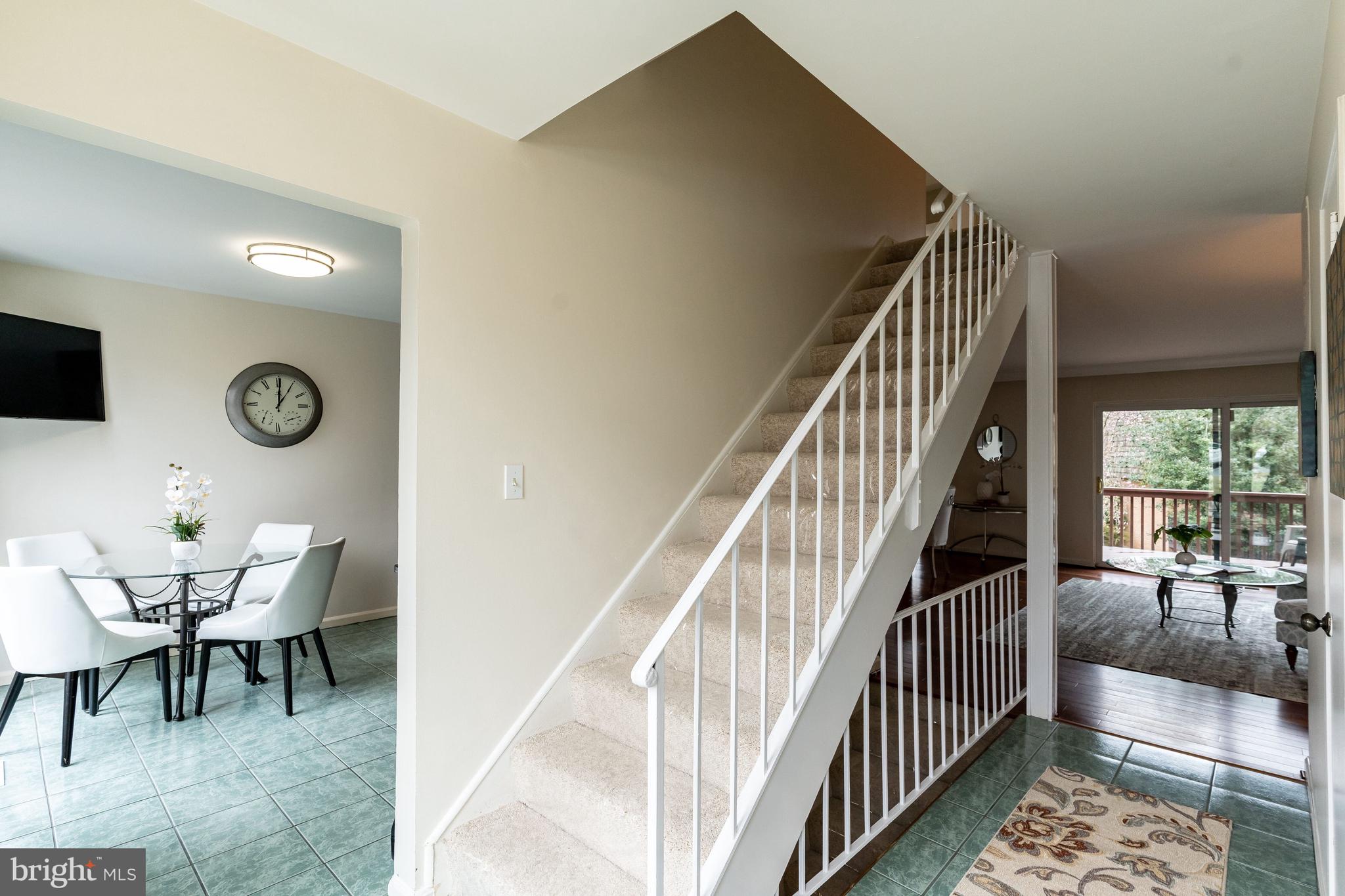 8155 Inverness Ridge Road Potomac, MD 20854 - Photo 3 of 22 Foyer