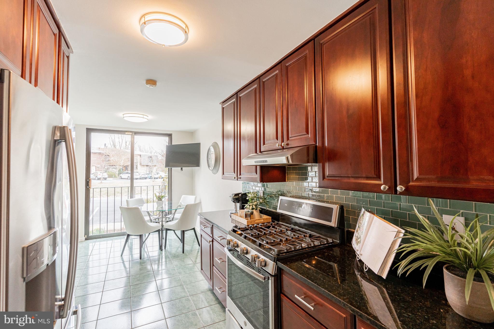 8155 Inverness Ridge Road Potomac, MD 20854 - Photo 5 of 22 Kitchen with Stainless Steel Appliances