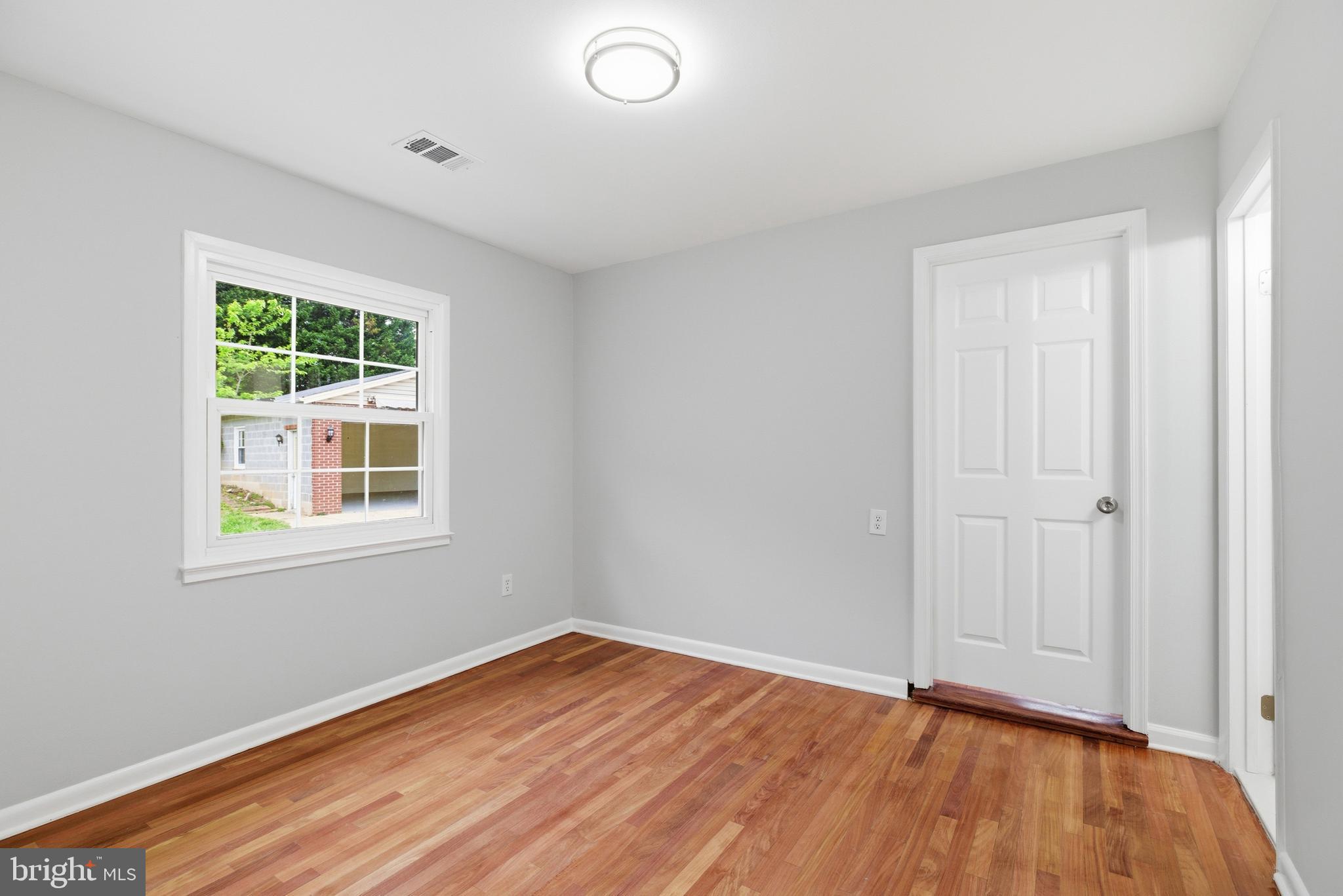 14033 Grayson Road Woodbridge, VA 22191 - Photo 15 of 33 Gallery Image 15