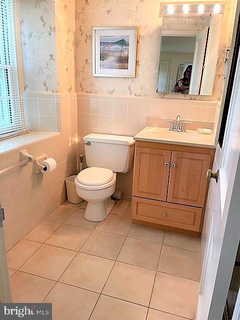 358 Williams Road Wynnewood, PA 19096 - Photo 12 of 19 tiled master bth with stall shower and vanity