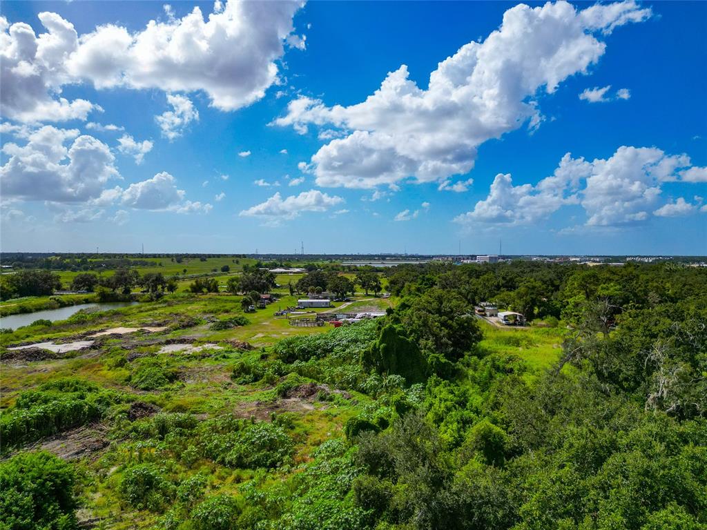 301 E Road Sarasota, FL 34240 - Photo 15 of 32 a view of a big yard