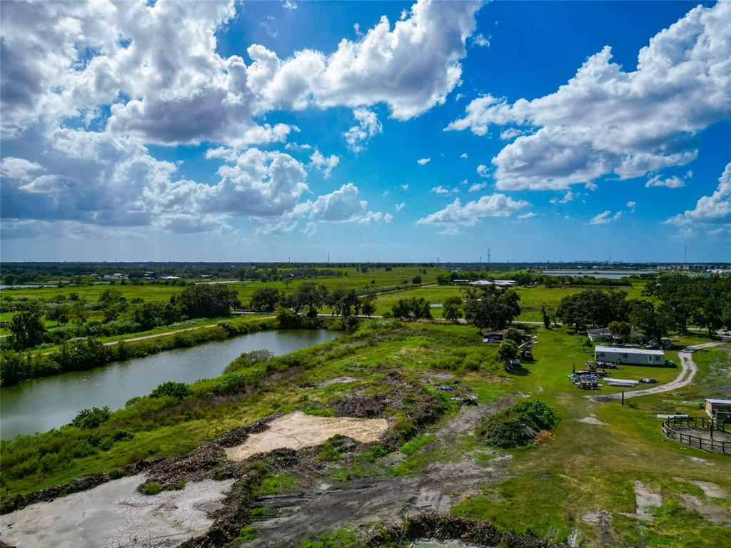 301 E Road Sarasota, FL 34240 - Photo 17 of 32