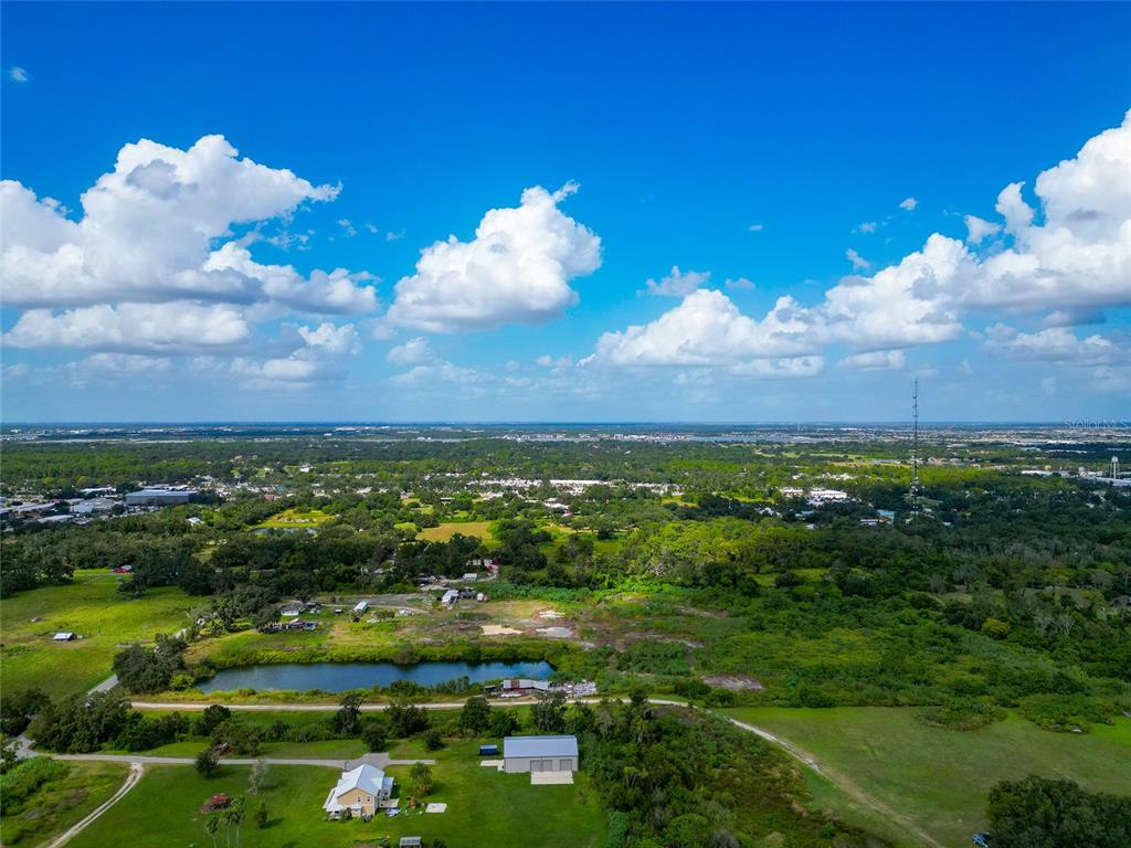 301 E Road Sarasota, FL 34240 - Photo 4 of 32 a view of a city