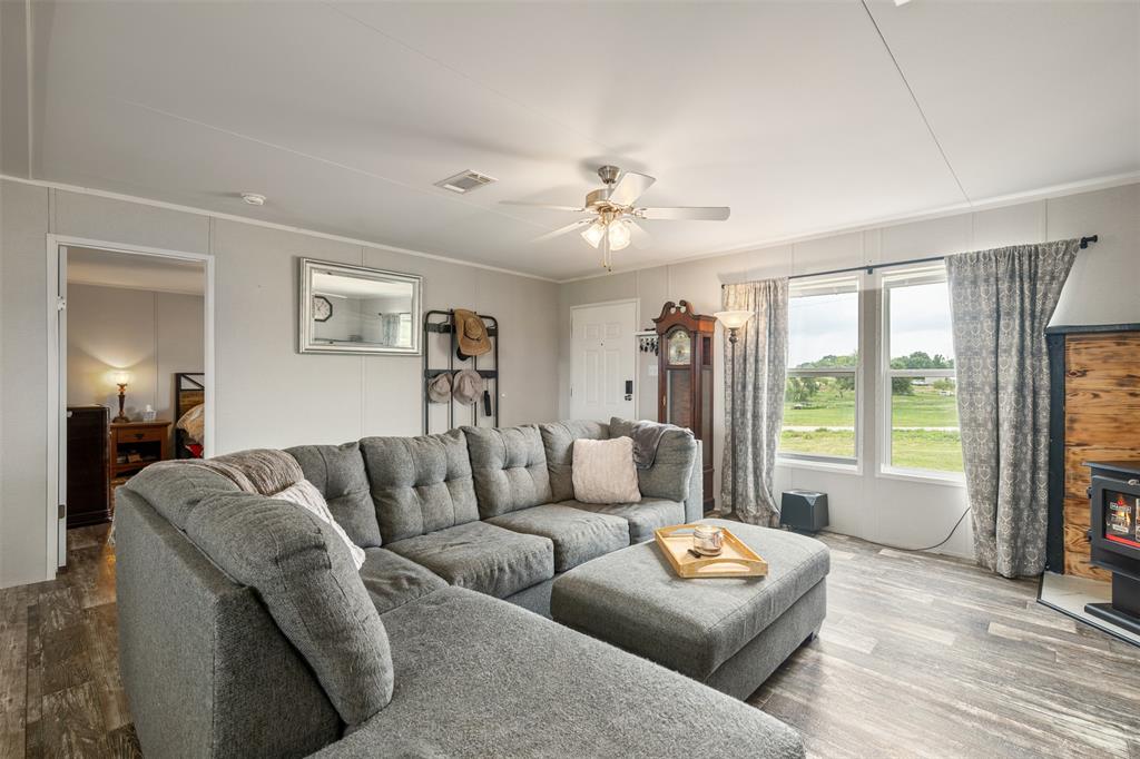 141 Kid Road Boyd, TX 76023 - Photo 9 of 40