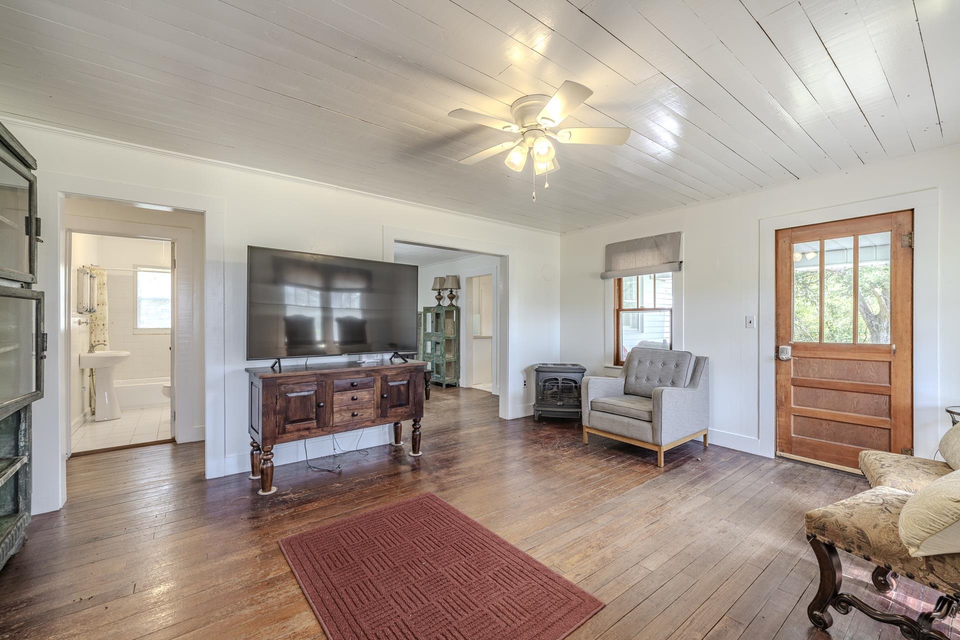 2423 Hardin Creek Road Clifton, TN 38425 - Photo 12 of 34