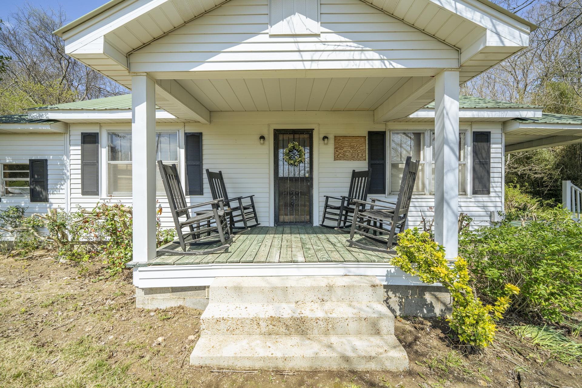 2423 Hardin Creek Road Clifton, TN 38425 - Photo 2 of 34