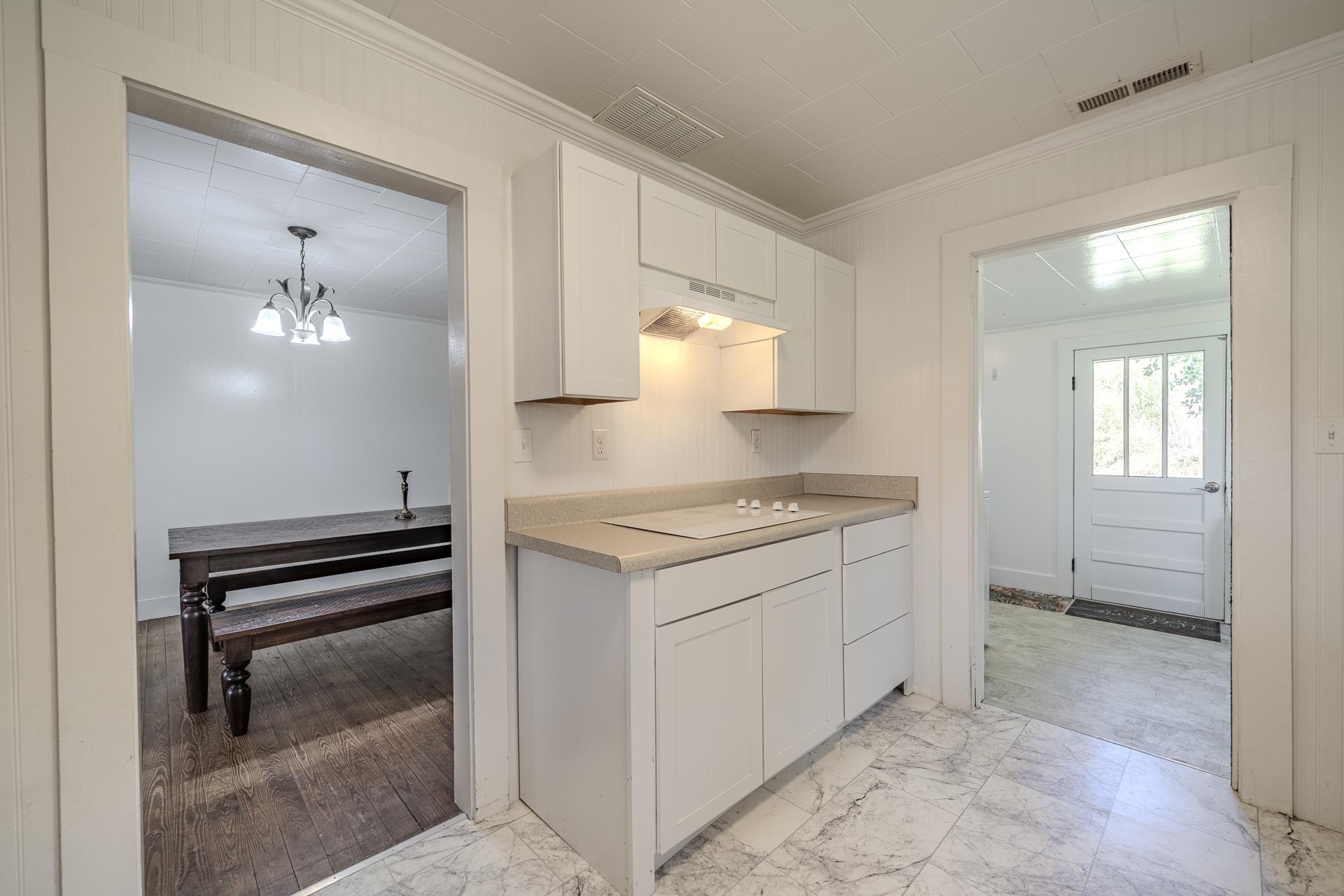2423 Hardin Creek Road Clifton, TN 38425 - Photo 7 of 34