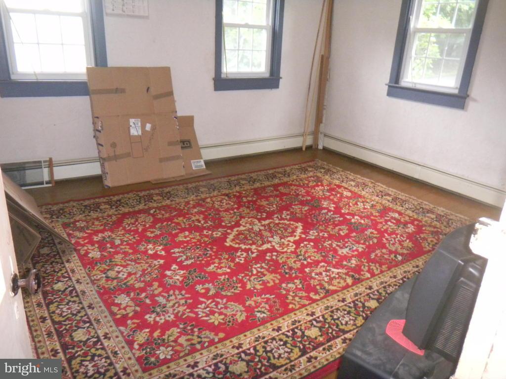 1947 Newport Road Manheim, PA 17545 - Photo 12 of 20